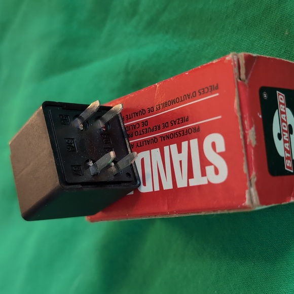 Standard RY-280 Relay Rear for Chevy - Picture 3 of 3